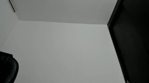 sara_len online show from April 10, 2026, 10:58 pm