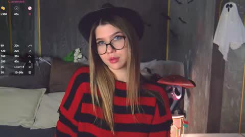 Snapshot of sara_lewiis chatting on October 31, 2025, 5:03 pm Sara online show from October 31, 2025, 5:03 pm