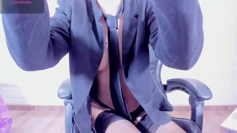 Snapshot of sara_love_1 chatting on February 17, 2026, 3:25 am Sara Love online show from February 17, 2026, 3:25 am