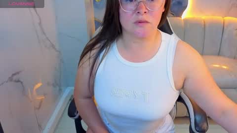 sara_love_tx online show from August 4, 2026, 8:11 pm