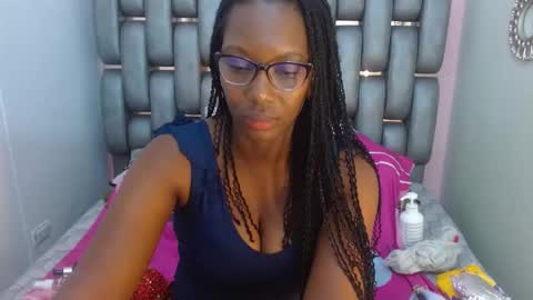 S A R A online show from November 12, 2025, 11:43 am