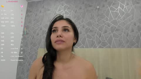 Sara online show from October 14, 2025, 11:38 pm