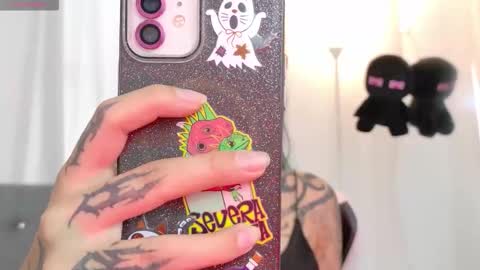 Snapshot of sara_queen9 chatting on February 18, 2026, 5:53 pm Sara online show from February 18, 2026, 5:53 pm