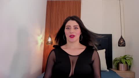 Snapshot of sara_stone17 chatting on December 9, 2024, 7:39 pm - online show from December 9, 2024, 7:39 pm