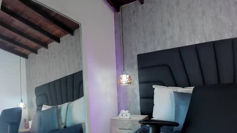 Snapshot of sara_stone17 chatting on January 29, 2025, 2:32 pm - online show from January 29, 2025, 2:32 pm