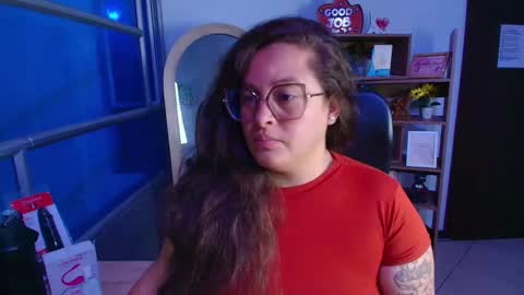 sara_thonson_ online show from November 19, 2025, 3:28 am