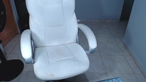 Snapshot of sara_y_rauw chatting on January 19, 2025, 4:54 am Sara online show from January 19, 2025, 4:54 am