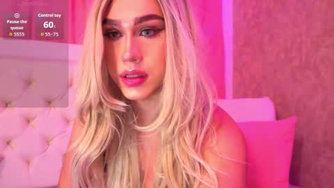 Snapshot of saraah_queen chatting on November 21, 2025, 4:00 am Sarah online show from November 21, 2025, 4:00 am