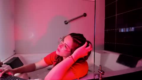 Sara Alvarezx online show from June 21, 2026, 4:59 am