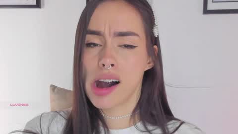 Snapshot of saraarchbould chatting on December 5, 2024, 8:44 pm Sara online show from December 5, 2024, 8:44 pm