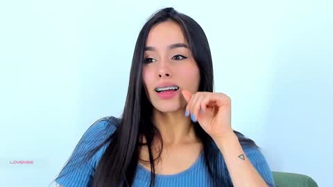 Snapshot of saraarchbould chatting on February 5, 2025, 8:25 pm Sara online show from February 5, 2025, 8:25 pm