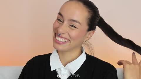 Sara online show from May 18, 2026, 4:18 am