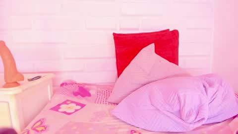 Snapshot of sarabi_ebony chatting on March 11, 2025, 6:41 pm Ebony Pocahontas online show from March 11, 2025, 6:41 pm