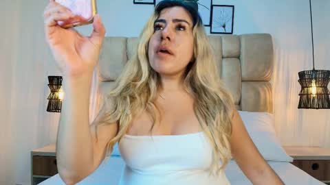 Snapshot of sarablonde_t chatting on March 21, 2026, 7:17 pm sarablonde_t online show from March 21, 2026, 7:17 pm