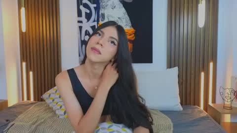 Snapshot of saracutie_ chatting on April 29, 2026, 7:53 pm Sara online show from April 29, 2026, 7:53 pm