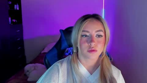 saradiazxxx online show from April 9, 2026, 7:25 am