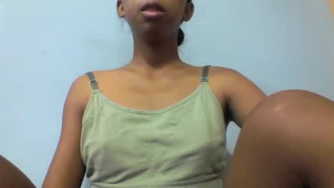 sarah146341 online show from February 15, 2026, 5:48 am