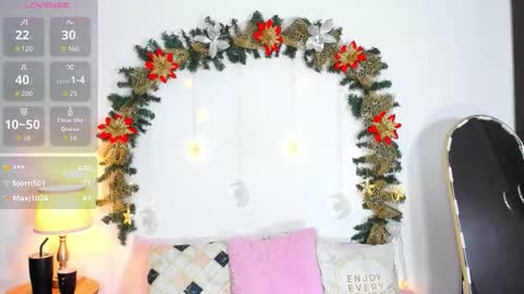 sarah  cinnamon online show from December 2, 2025, 10:49 pm