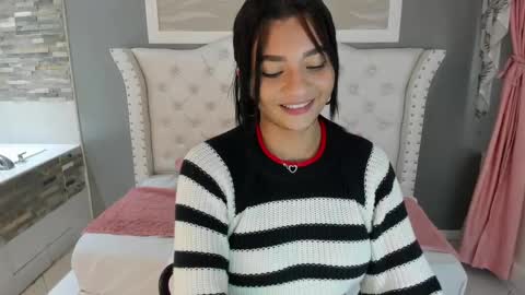 Snapshot of sarah_curtis chatting on March 6, 2025, 9:53 pm Sarah online show from March 6, 2025, 9:53 pm