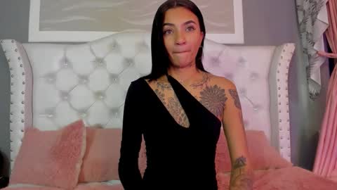 Snapshot of sarah_curtis chatting on October 4, 2025, 4:32 am Sarah online show from October 4, 2025, 4:32 am