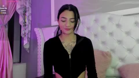 Snapshot of sarah_curtis chatting on November 16, 2025, 4:18 am Sarah online show from November 16, 2025, 4:18 am