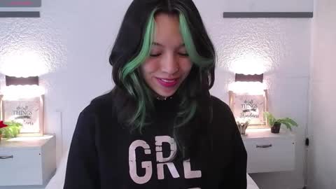 Snapshot of sarah_cute028 chatting on February 9, 2026, 1:48 pm Sarah online show from February 9, 2026, 1:48 pm