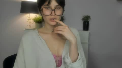 Sarah online show from May 20, 2026, 2:12 pm