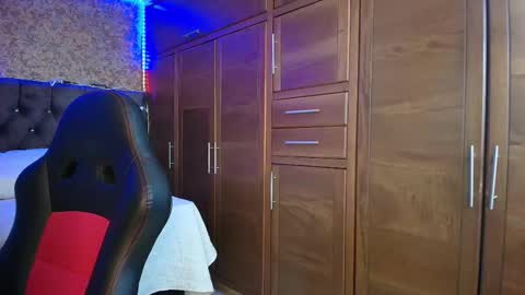 Snapshot of sarah_escobarr_ chatting on February 12, 2026, 12:00 pm Sarah online show from February 12, 2026, 12:00 pm