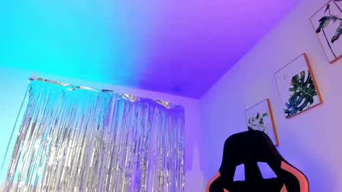 Snapshot of sarah_perez1 chatting on December 1, 2024, 8:53 pm INSTAGRAM...sarah22 p online show from December 1, 2024, 8:53 pm