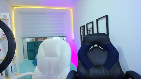 Sarah Ramirez online show from September 19, 2025, 12:02 am