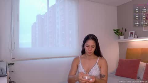 sarah_rayy online show from June 3, 2026, 8:03 pm