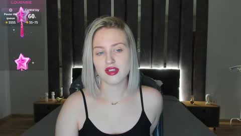 Snapshot of sarah_soul chatting on January 8, 2025, 12:38 am Sarah online show from January 8, 2025, 12:38 am