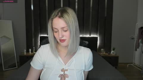 Snapshot of sarah_soul chatting on February 5, 2025, 3:55 am Sarah online show from February 5, 2025, 3:55 am