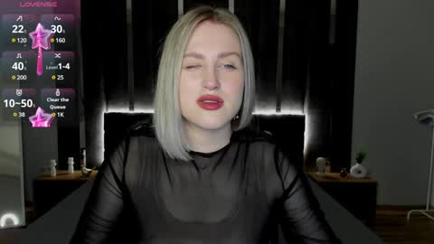 Snapshot of sarah_soul chatting on February 6, 2025, 12:54 am Sarah online show from February 6, 2025, 12:54 am