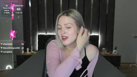 Snapshot of sarah_soul chatting on February 7, 2025, 3:45 am Sarah online show from February 7, 2025, 3:45 am