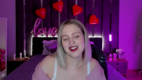 Snapshot of sarah_soul chatting on February 15, 2025, 12:59 am Sarah online show from February 15, 2025, 12:59 am