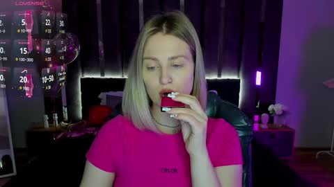 Snapshot of sarah_soul chatting on March 2, 2025, 1:04 am Sarah online show from March 2, 2025, 1:04 am