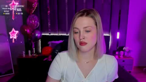 Snapshot of sarah_soul chatting on March 6, 2025, 1:05 am Sarah online show from March 6, 2025, 1:05 am