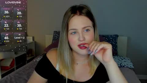 Snapshot of sarah_soul chatting on September 9, 2025, 1:38 am Sarah online show from September 9, 2025, 1:38 am