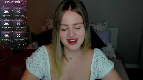 Snapshot of sarah_soul chatting on October 4, 2025, 12:08 am Sarah online show from October 4, 2025, 12:08 am