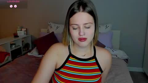 Snapshot of sarah_soul chatting on October 17, 2025, 12:14 am Sarah online show from October 17, 2025, 12:14 am