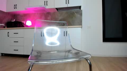 Sarah online show from April 16, 2026, 9:39 pm