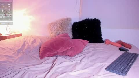 Sarah and Erik online show from February 7, 2025, 3:01 am