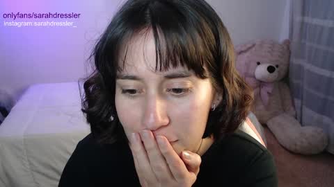 Snapshot of sarahdressler chatting on December 8, 2024, 3:21 am sarahdressler online show from December 8, 2024, 3:21 am