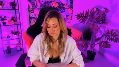 Divine Sarah NONUDE model online show from March 2, 2025, 11:39 am