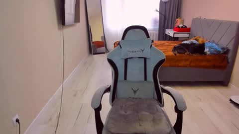 Sarah online show from April 9, 2026, 2:33 pm