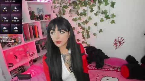 Sarah NEW ACCOUNT online show from December 3, 2025, 6:50 pm