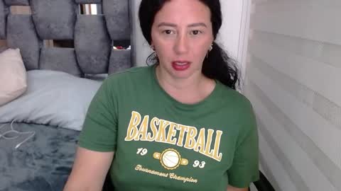 Snapshot of sarahott_1 chatting on December 2, 2024, 3:25 pm Lia online show from December 2, 2024, 3:25 pm