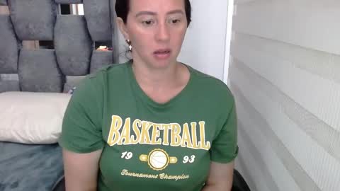 Snapshot of sarahott_1 chatting on December 3, 2024, 6:06 pm Lia online show from December 3, 2024, 6:06 pm