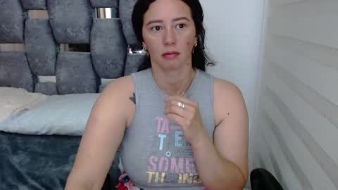Snapshot of sarahott_1 chatting on December 5, 2024, 2:55 pm Lia online show from December 5, 2024, 2:55 pm